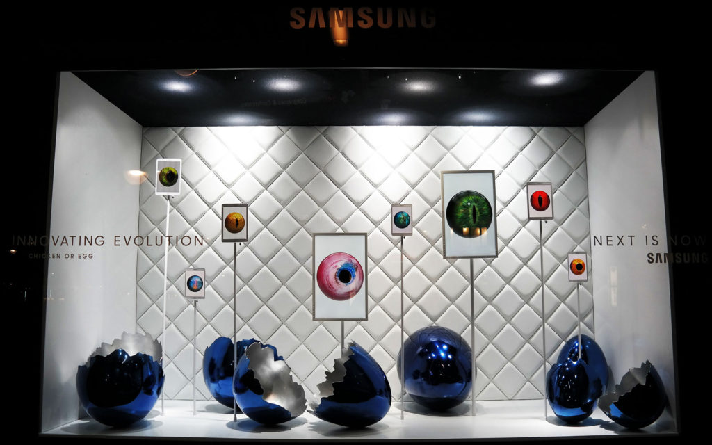 KaDeWe-visual-merchandising-für-Samsung_07